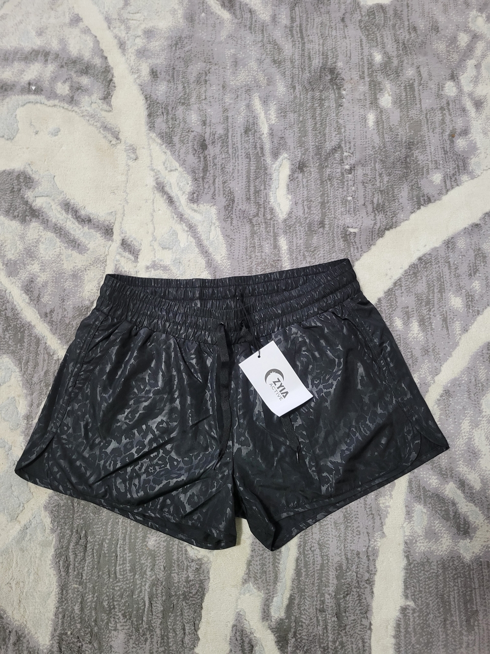 Brand New Zyia Women’s Black Animal-Print Athletic Shorts Size M